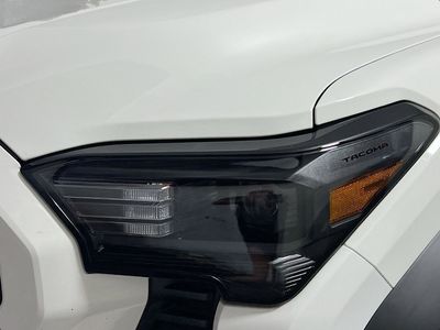 2025 Toyota Tacoma - Photo 9