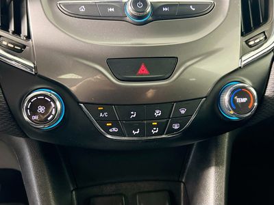 2018 Chevrolet Cruze - Photo 21