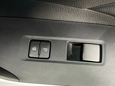 2020 Toyota RAV4 Hybrid - Photo 28