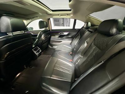 2022 BMW 7 Series - Photo 25