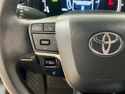 2025 Toyota Camry — photo 16 view