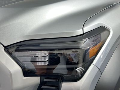 2025 Toyota Tacoma - Photo 9