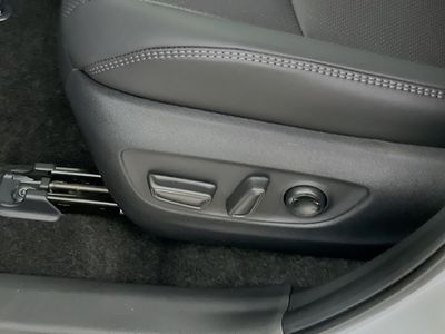 2024 Toyota RAV4 - Photo 13