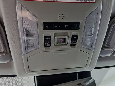 2024 Toyota RAV4 - Photo 18