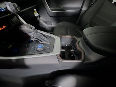 2024 Toyota RAV4 - Photo 22