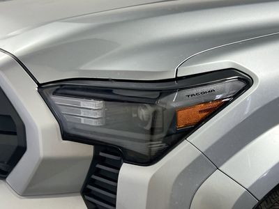 2026 Toyota Tacoma 4WD - Photo 9