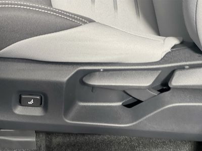 2025 Toyota Tacoma 4WD - Photo 13