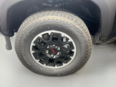 2025 Toyota Tacoma 4WD - Photo 11