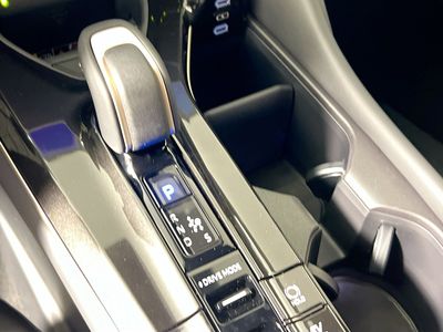 2026 Toyota Crown Signia - Photo 21