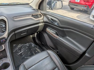 2023 GMC Acadia - Photo 19