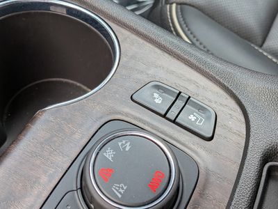 2023 GMC Acadia - Photo 32