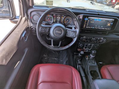 2024 Jeep Wrangler — photo 18 view