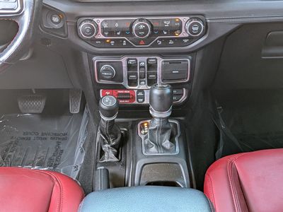 2024 Jeep Wrangler — photo 21 view