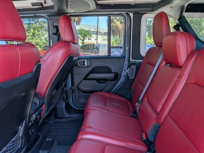 2024 Jeep Wrangler — photo 15 view