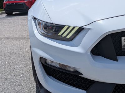 2017 Ford Mustang - Photo 10