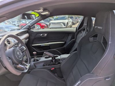 2017 Ford Mustang - Photo 20