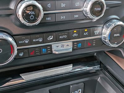 2023 Ford Super Duty F-350 SRW — photo 34 view