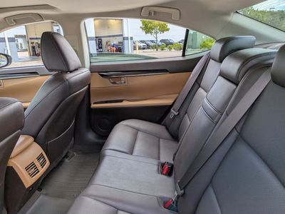 2018 Lexus ES - Photo 13