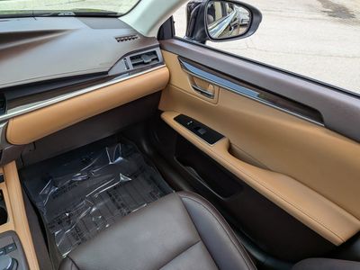 2018 Lexus ES - Photo 17