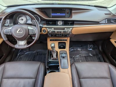 2018 Lexus ES - Photo 15