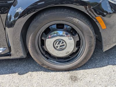 2015 Volkswagen Beetle Coupe — photo 11 view