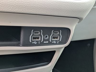 2024 Chrysler Pacifica - Photo 32