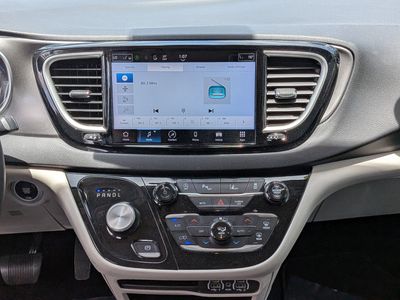 2024 Chrysler Pacifica - Photo 20