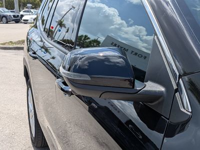 2024 GMC Acadia - Photo 12