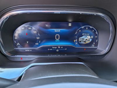 2023 Chevrolet Suburban - Photo 28