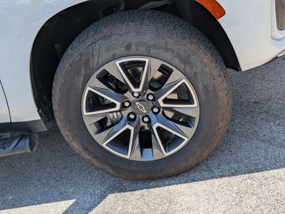 2023 Chevrolet Suburban - Photo 11