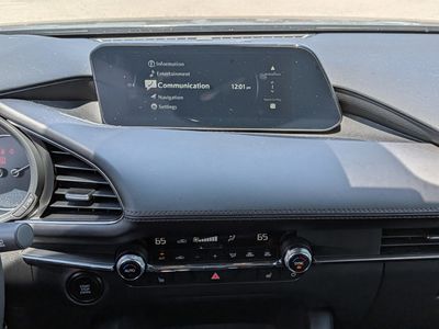 2025 Mazda Mazda3 Hatchback - Photo 18