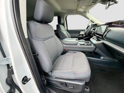 2025 Ford Expedition - Photo 16