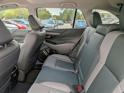 2025 Subaru Outback - Photo 13