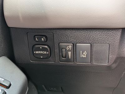 2017 Toyota RAV4 - Photo 24