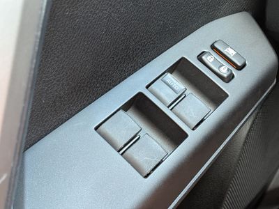 2017 Toyota RAV4 - Photo 23