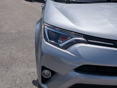 2017 Toyota RAV4 - Photo 10