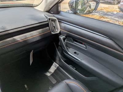 2026 Mazda CX-50 - Photo 18