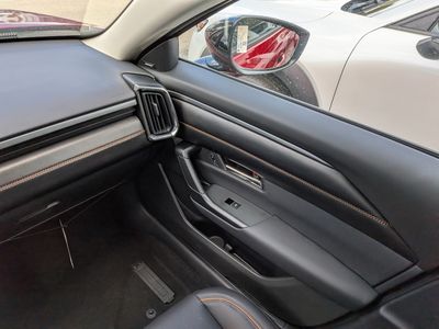 2026 Mazda CX-50 - Photo 17
