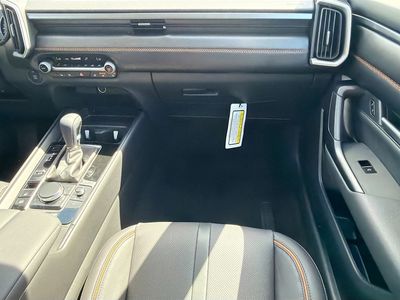 2026 Mazda CX-50 - Photo 18