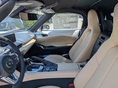 2026 Mazda MX-5 Miata - Photo 17
