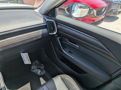 2026 Mazda CX-50 - Photo 17