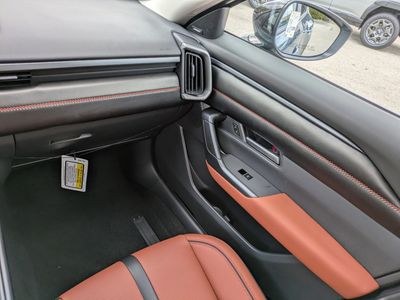 2026 Mazda CX-50 - Photo 15