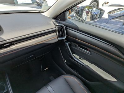 2026 Mazda CX-50 - Photo 15