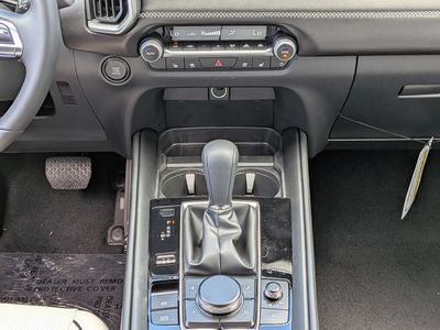 2026 Mazda CX-50 - Photo 21