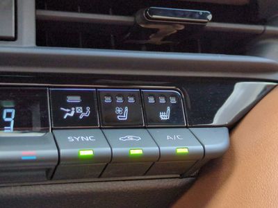 2025 Toyota Crown Signia - Photo 24