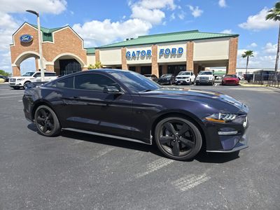 2022 Ford Mustang - Photo 2