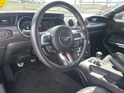 2022 Ford Mustang - Photo 11