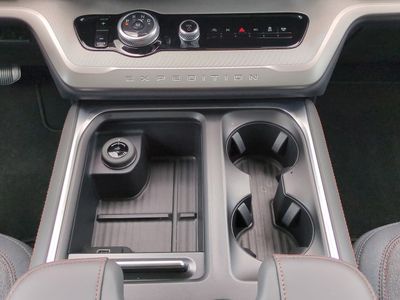 2025 Ford Expedition - Photo 23