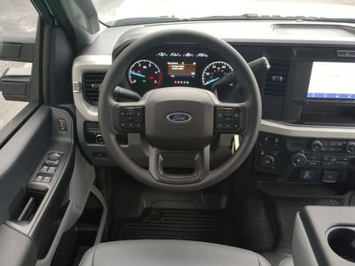 2026 Ford F-450SD - Photo 17