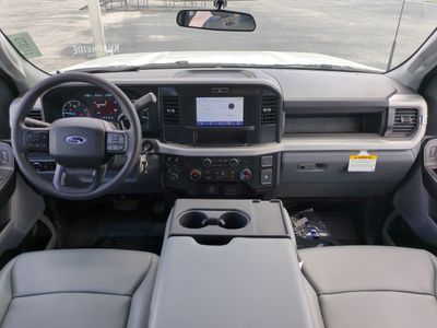 2026 Ford F-450SD - Photo 13